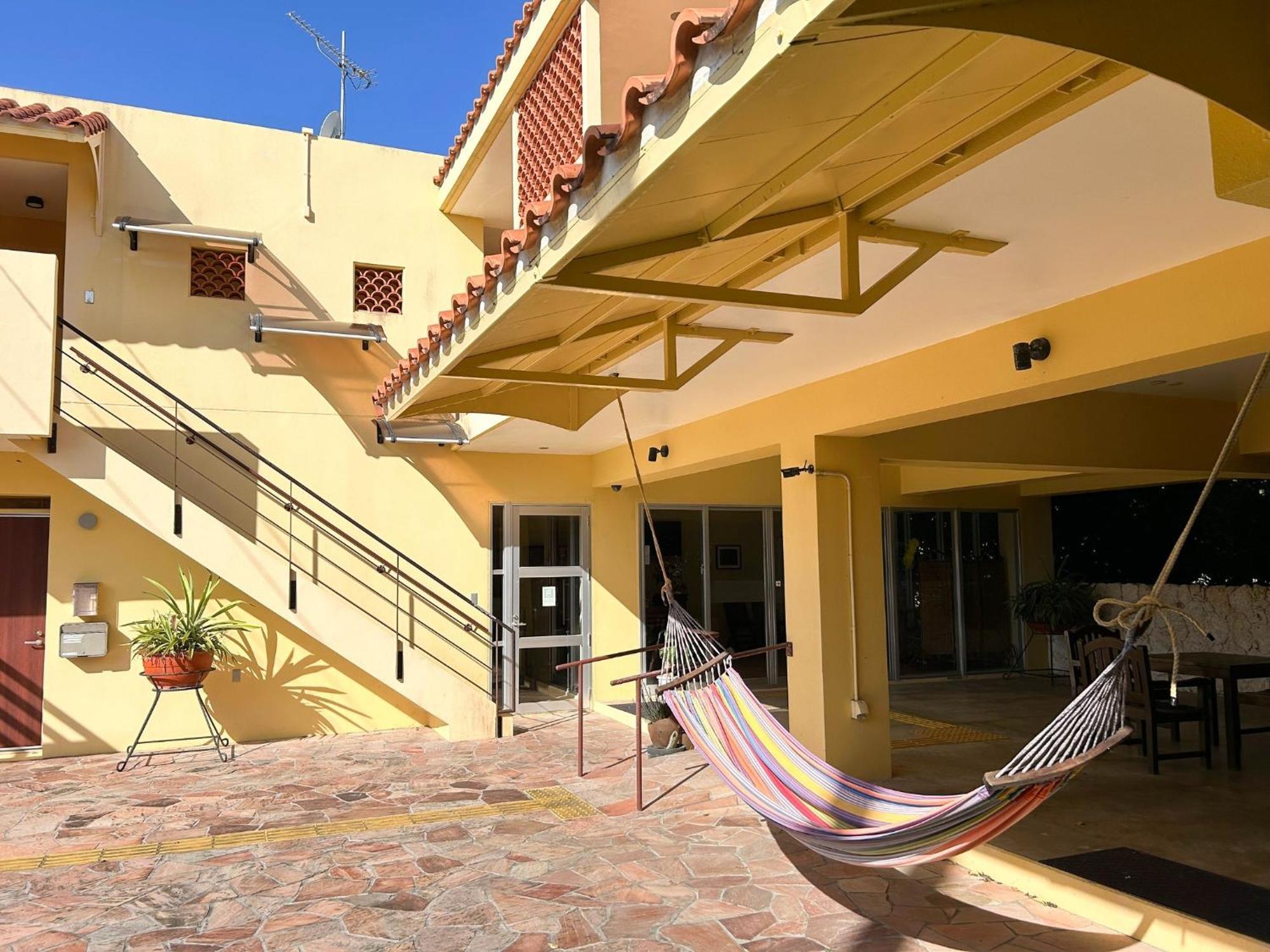 Pension Sunset Beach Nakijin Exteriör bild