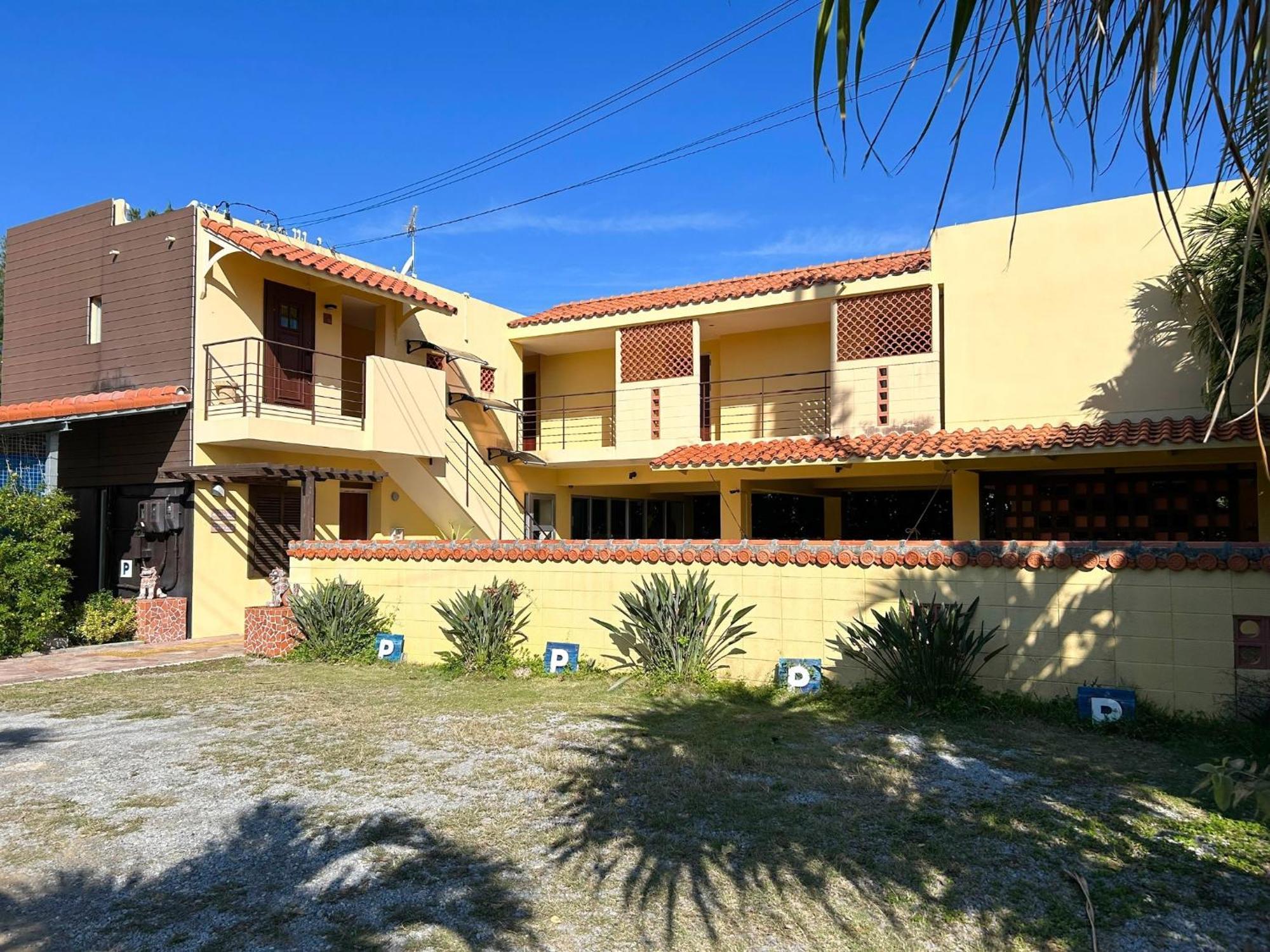 Pension Sunset Beach Nakijin Exteriör bild
