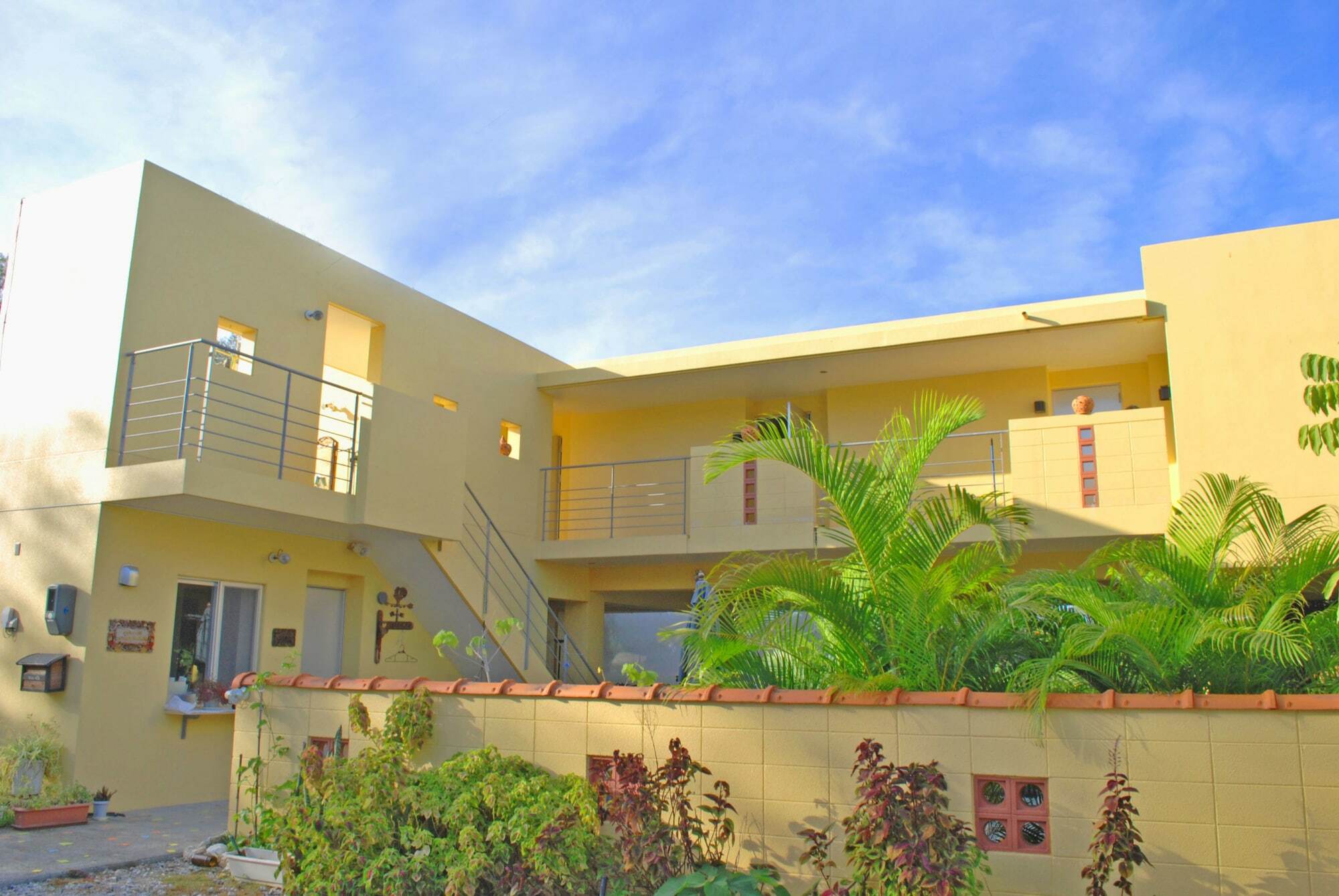 Pension Sunset Beach Nakijin Exteriör bild